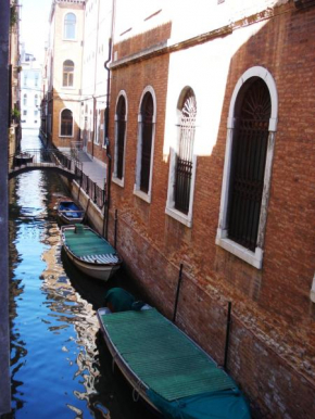 Гостиница Love Island Venice  Венеция